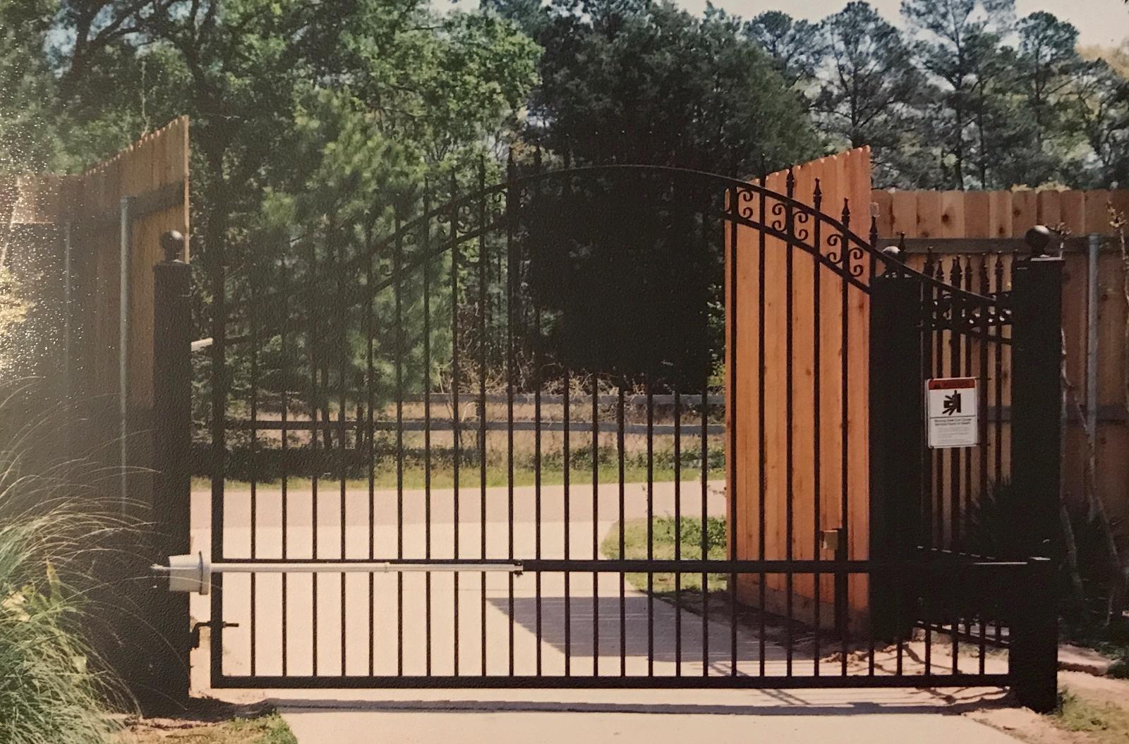 Residential Swing Gate with Automatic Operator