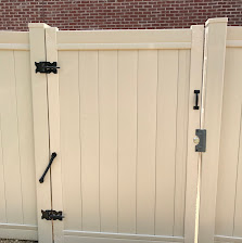 Tan vinyl gate closeup